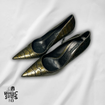 D&G Croc-Embossed Pumps